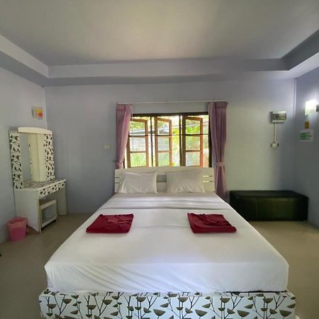 Oyo 966 Boss Khaoyai Hotel Banbungtöj Kültér fotó
