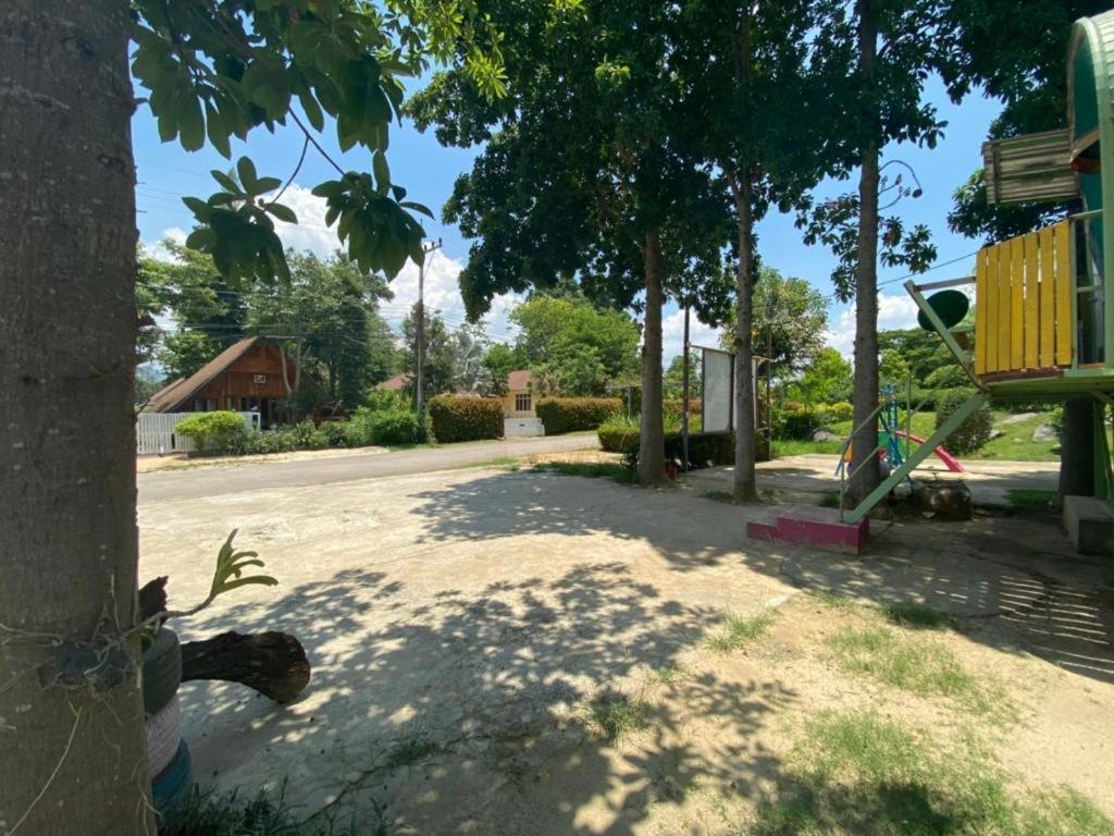 Oyo 966 Boss Khaoyai Hotel Banbungtöj Kültér fotó