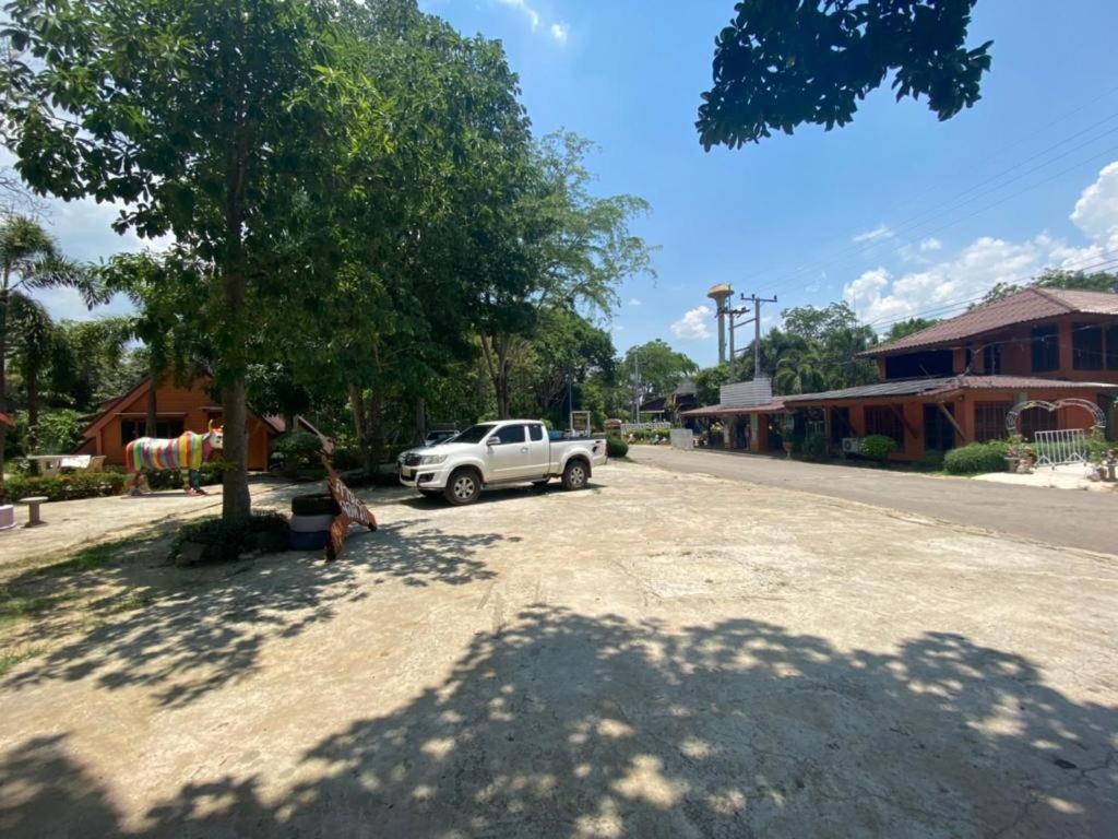Oyo 966 Boss Khaoyai Hotel Banbungtöj Kültér fotó